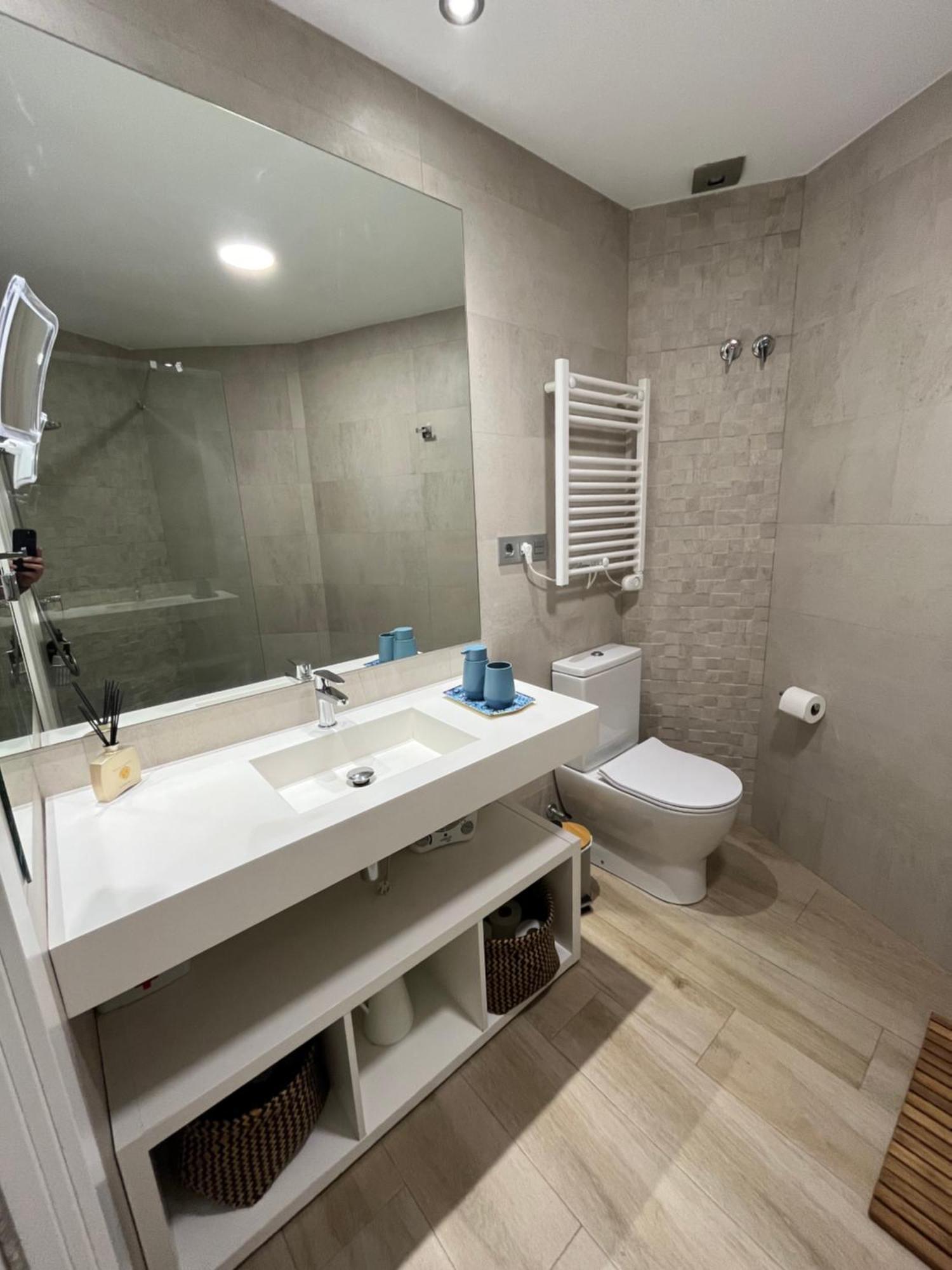 Fantastico Apartamento Suite En Centro De Granada Luaran gambar